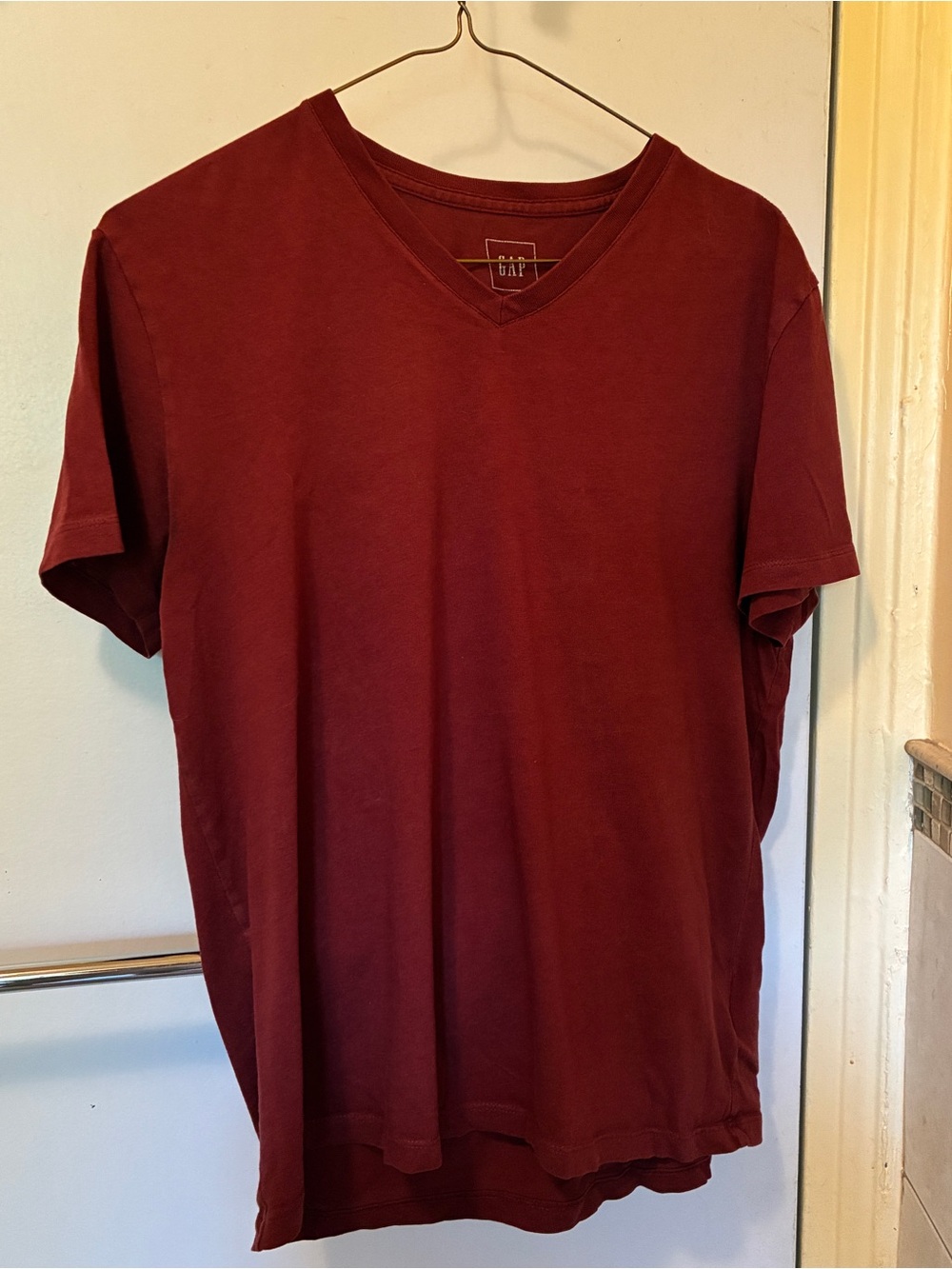 GAP Men's Maroon Short Sleeve Crewneck Tee